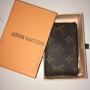 ❗️SOLD ❗️Louis Vuitton Key Pouch